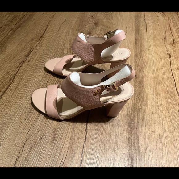 Cole Haan light/pale pink leather sandals - Picture 9 of 12